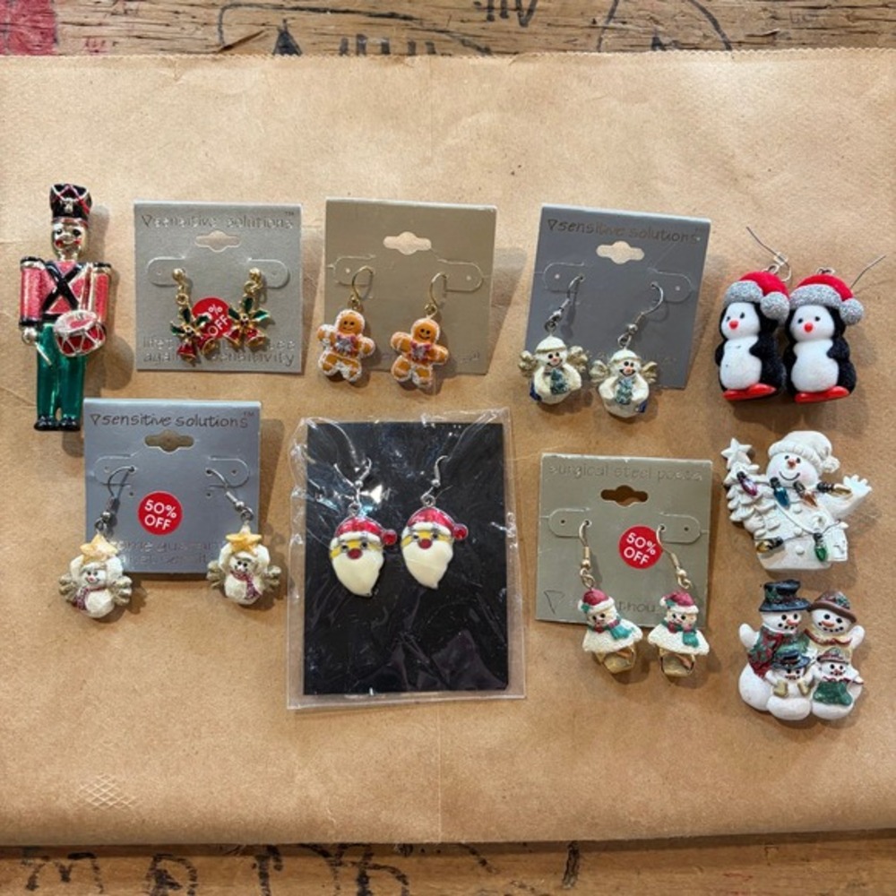 90s‎ Y2K Christmas Jewelry Lot 10pc Nutcracker Snowman Santa Earrings Brooches